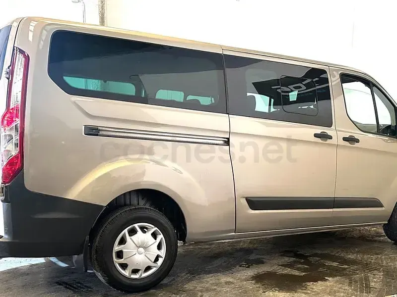 Usado Ford Tourneo Trend 130 CV (95 kW) 2017 Beige Monovolumen