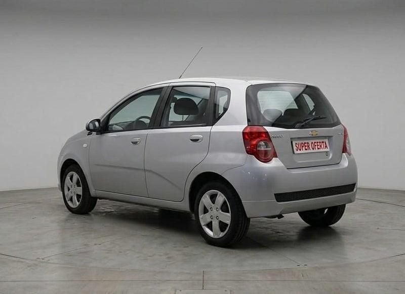 Usado Chevrolet Aveo LS 84 CV (61 kW) 2010 Gris / plata Berlina