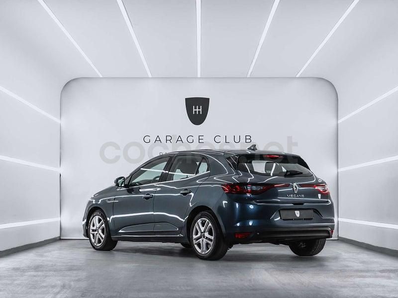 Usado Renault Mégane IV Zen 130 CV (95 kW) 2016 Gris / plata Berlina