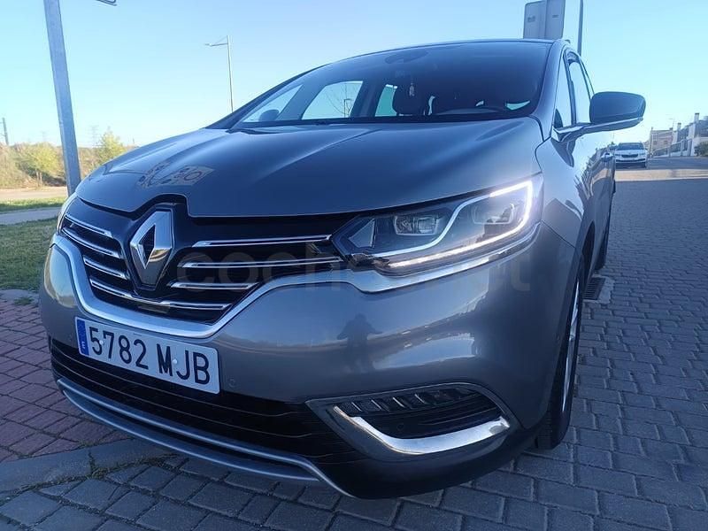 Usado Renault Espace Initiale 160 CV (117 kW) 2015 Gris / plata Monovolumen