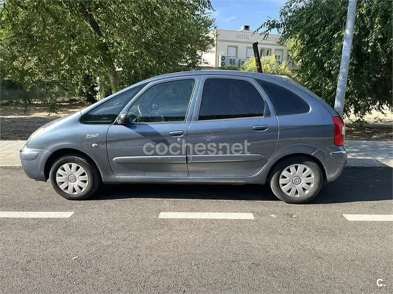 Usado Citroën Xsara Picasso Exclusive 92 CV (67 kW) 2007 Azul Monovolumen