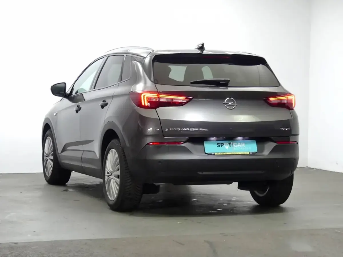 Usado Opel Grandland X Selective 130 CV (95 kW) 2019 Gris SUV