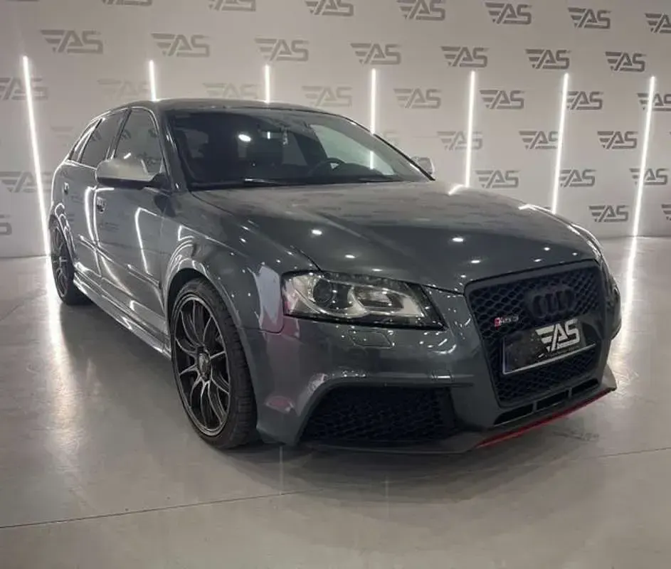Usado Audi RS3 Sportback 340 CV (250 kW) 2012 Gris Utilitario