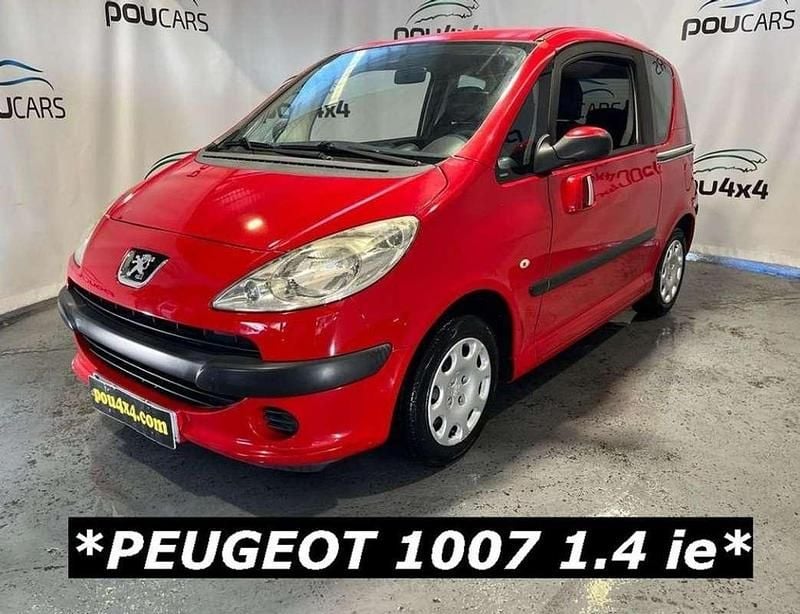 Usado Peugeot 1007 90 CV (66 kW) 2006 Rojo Monovolumen