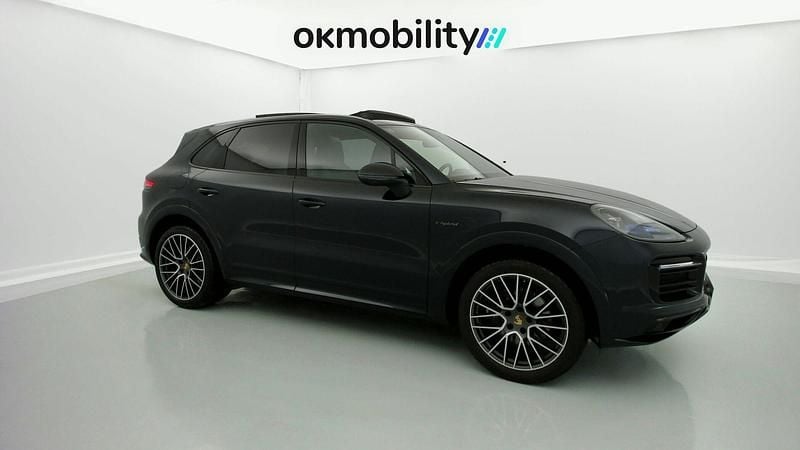 Usado Porsche Cayenne Platinum Edition 462 CV (339 kW) 2023 Azul moonlight metalizado SUV
