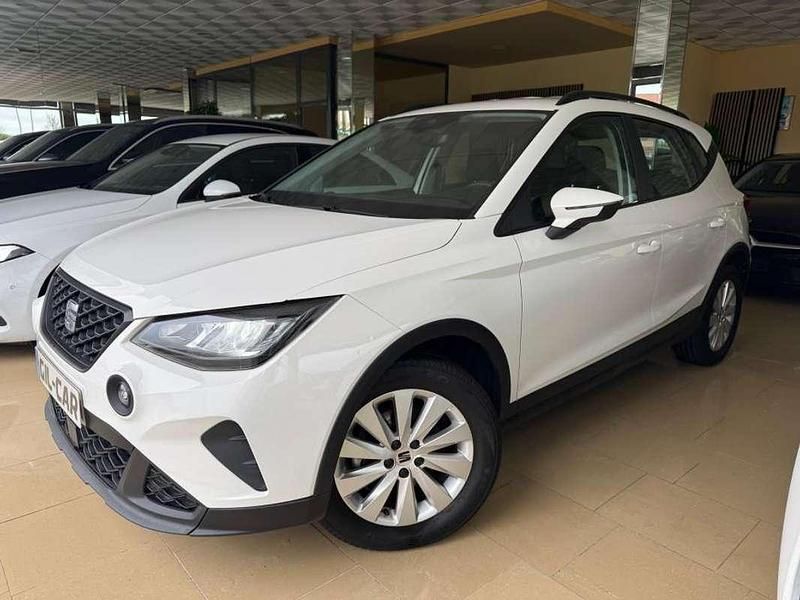 Usado Seat Arona Ecomotive 95 CV (69 kW) 2022 Blanco SUV