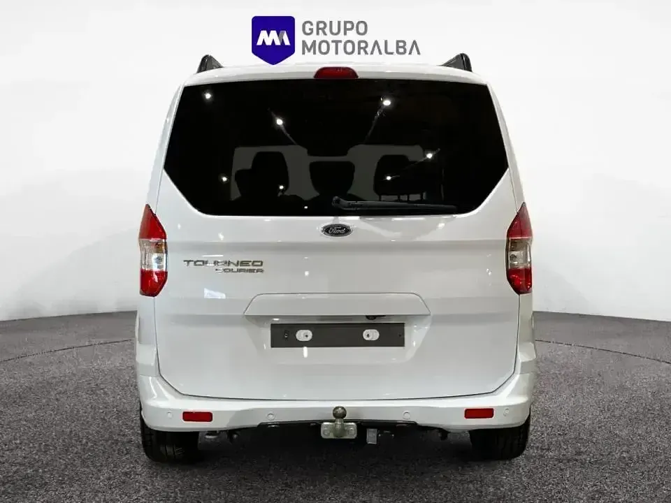 Usado Ford Tourneo Courier Titanium 100 CV (73 kW) 2020 Blanco Monovolumen