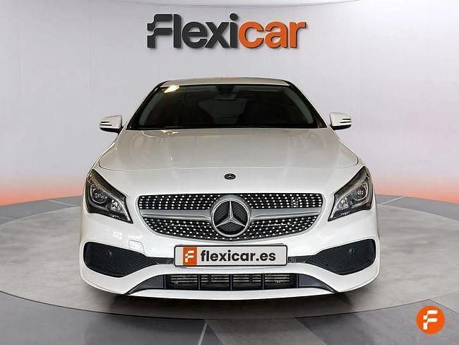 Usado Mercedes CLA200 Shooting Brake 136 CV (100 kW) 2018 Blanco Familiar