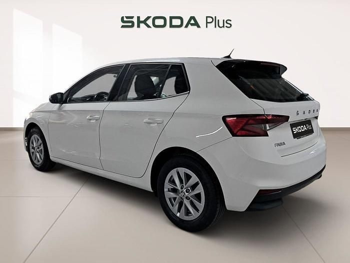 Blanco Usado 2023 Skoda Fabia Ambition Utilitario | 15.900 € (Precio justo) - Imagen 1/4