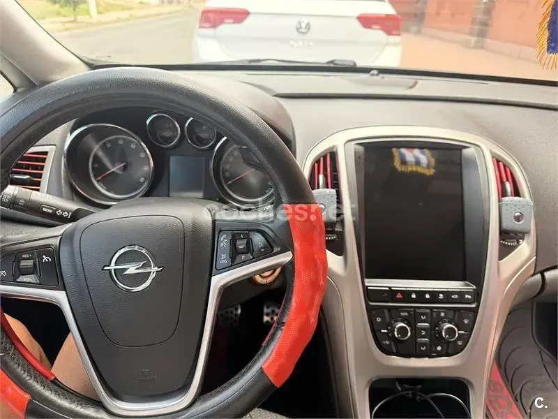 Usado Opel Astra Enjoy 115 CV (84 kW) 2010 Gris / plata Berlina