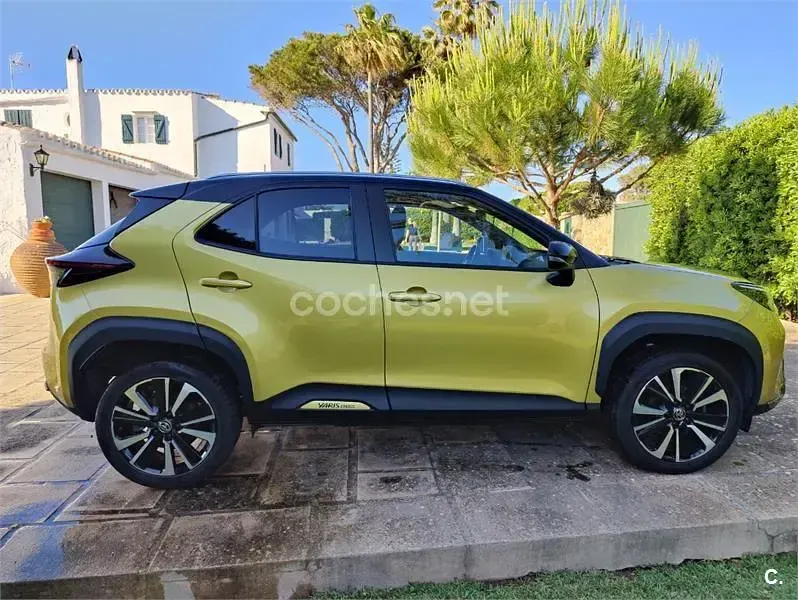 Usado Toyota Yaris Cross Edition 116 CV (85 kW) 2021 Amarillo SUV