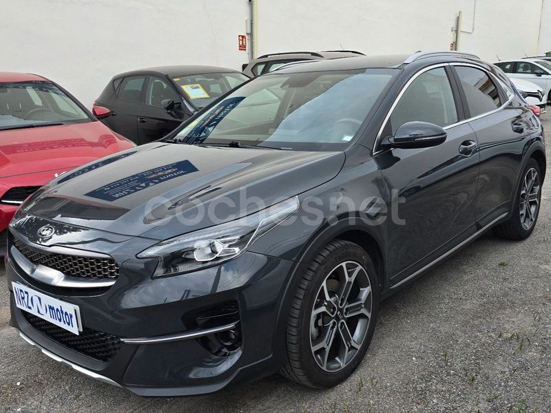 Usado Kia XCeed 136 CV (100 kW) 2020 Gris / plata SUV