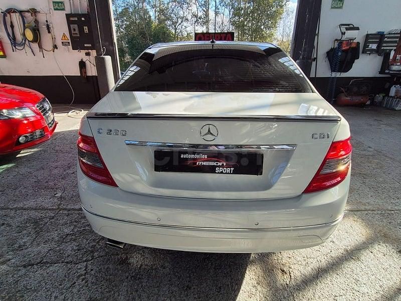 Usado Mercedes C220 Avantgarde 170 CV (125 kW) 2011 Blanco Berlina