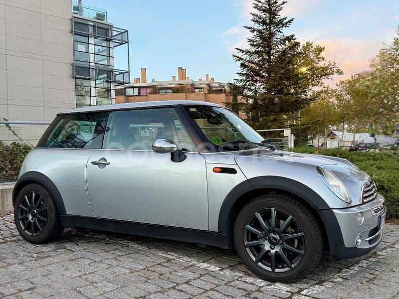 Usado Mini ONE 90 CV (66 kW) 2005 Gris / plata Utilitario