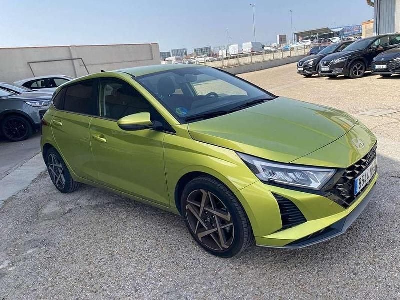 Usado Hyundai i20 101 CV (74 kW) 2025 Blanco Utilitario