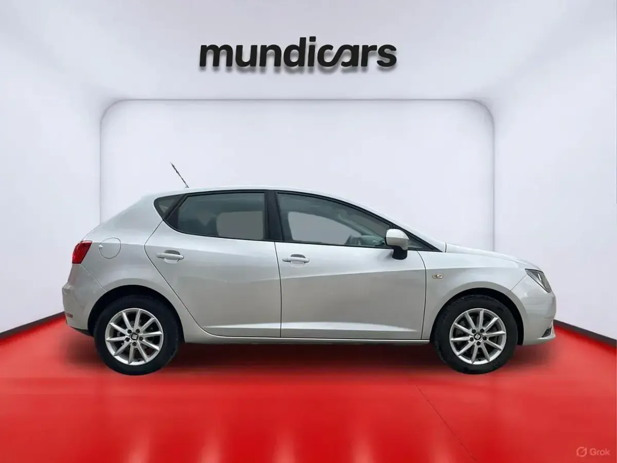 Usado Seat Ibiza Style 105 CV (77 kW) 2017 Plateado Berlina