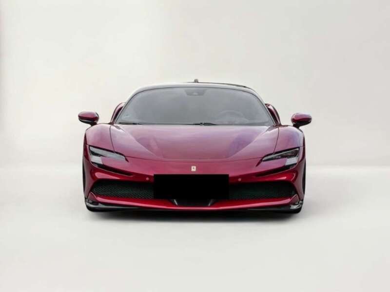 Rojo Usado 2022 Ferrari SF90 Coupe | 475.000 € - Imagen 1/3