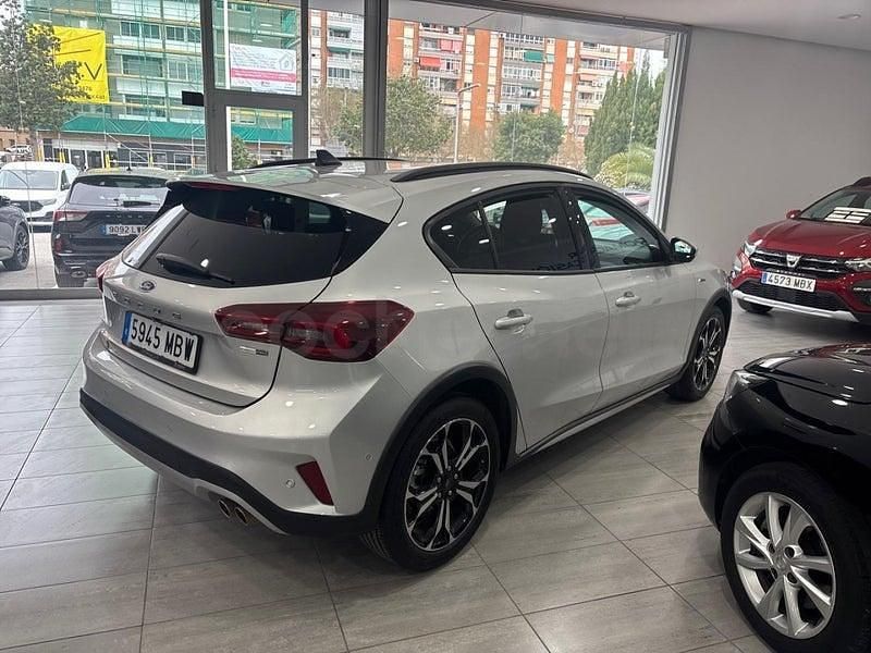 Usado Ford Focus Active 155 CV (114 kW) 2022 Gris / plata Berlina