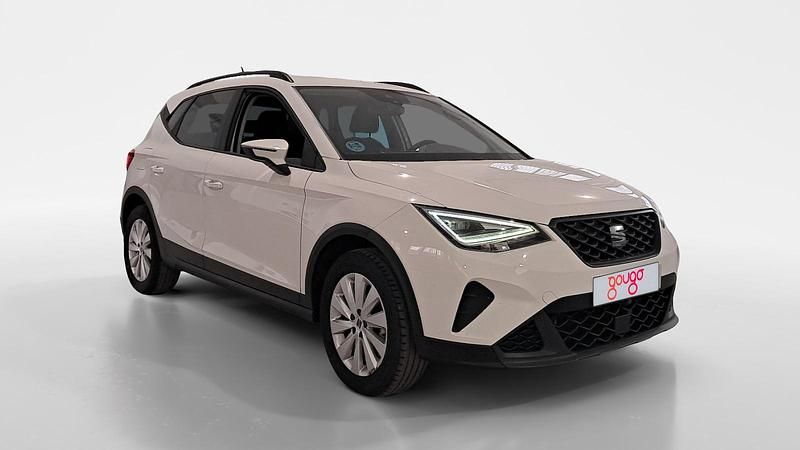 Usado Seat Arona Style 110 CV (80 kW) 2022 Blanco SUV