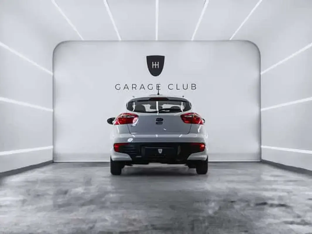 Usado Kia Rio 84 CV (61 kW) 2016 Blanco Utilitario