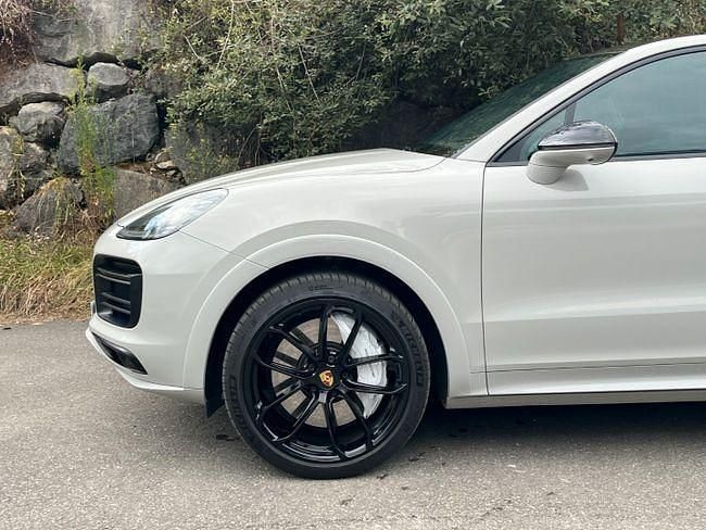 Usado Porsche Cayenne Turbo Sport 550 CV (404 kW) 2020 Beige SUV