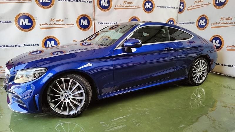 Usado Mercedes C300 245 CV (180 kW) 2019 Azul Coupe