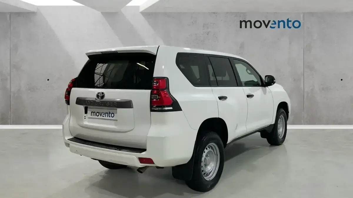 Begagnad Toyota Land Cruiser 204 HK (150 kW) 2021 Vit SUV
