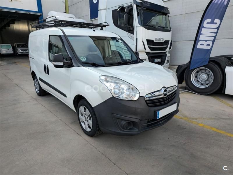Usado 2016 Opel Combo Monovolumen | 10.490 € (Un poco caro) - Imagen 1/1