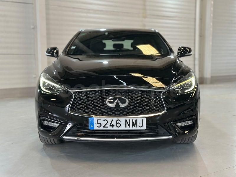 Usado Infiniti Q30 Premium 170 CV (125 kW) 2017 Negro Berlina