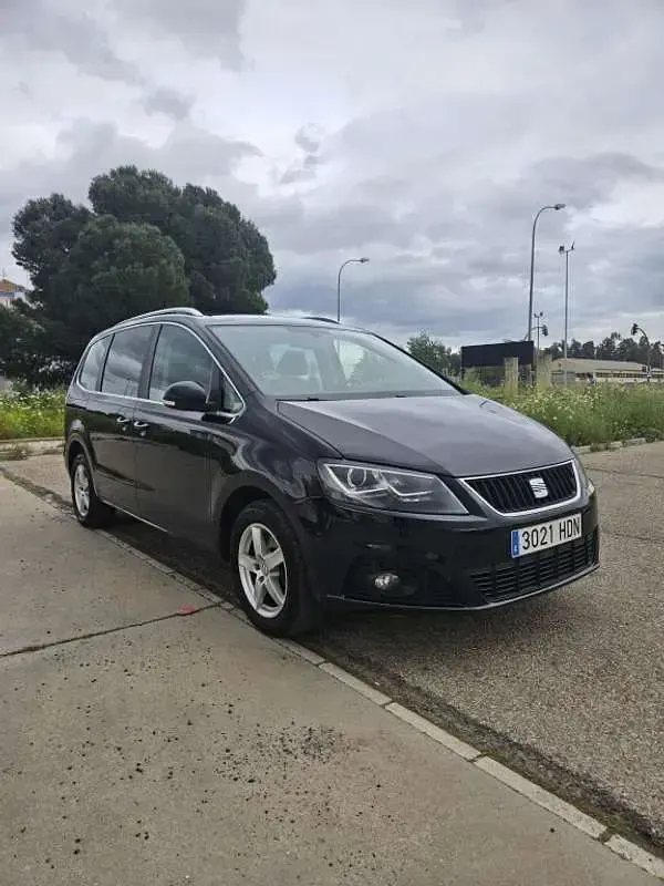Usado Seat Alhambra Style 140 CV (102 kW) 2011 Negro Monovolumen