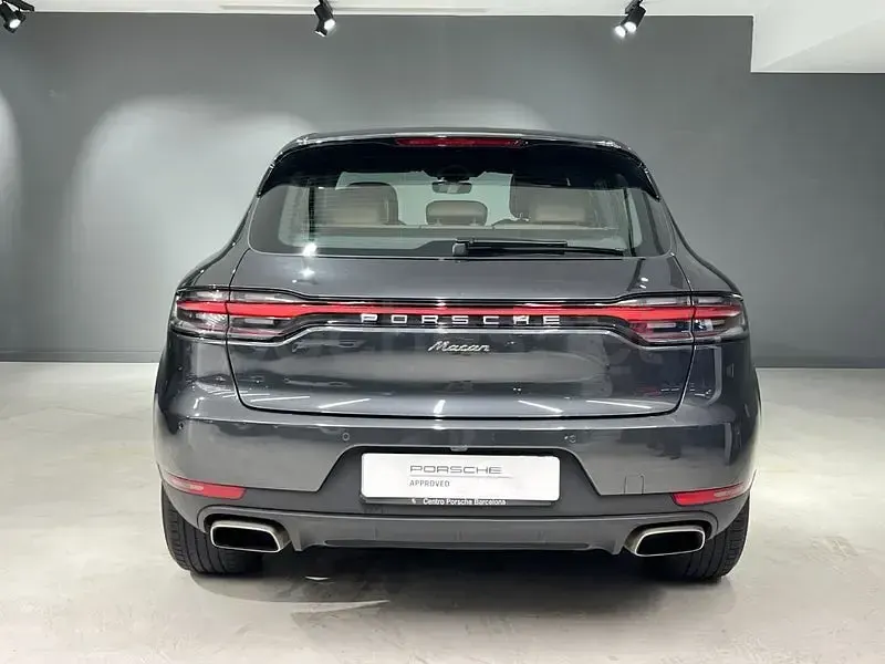 Usado Porsche Macan 245 CV (180 kW) 2020 Gris / plata SUV