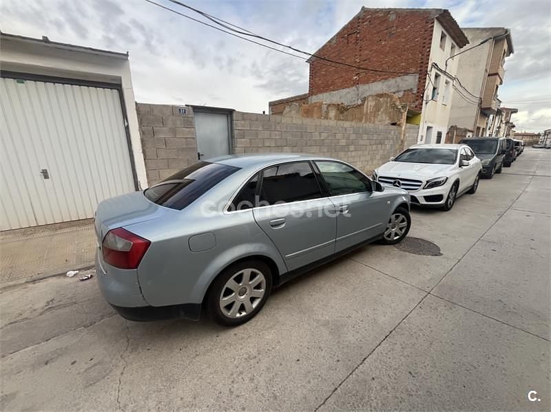 Usado Audi A4 S-Line 115 CV (84 kW) 2001 Gris / plata Berlina