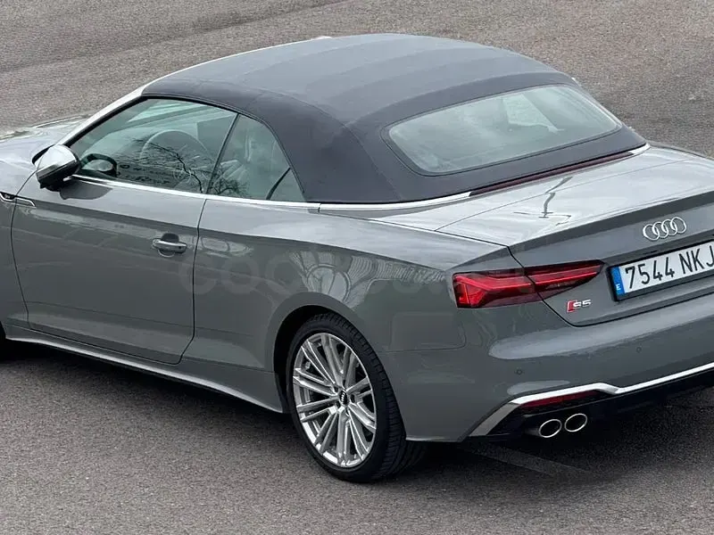 Usado Audi A5 Cabriolet Ambiente 354 CV (260 kW) 2020 Gris / plata Descapotable