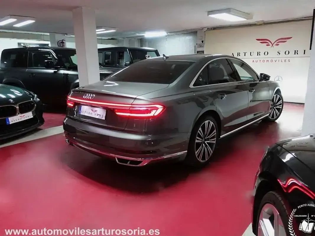 Usado Audi A8 Advanced 286 CV (210 kW) 2021 Gris Berlina