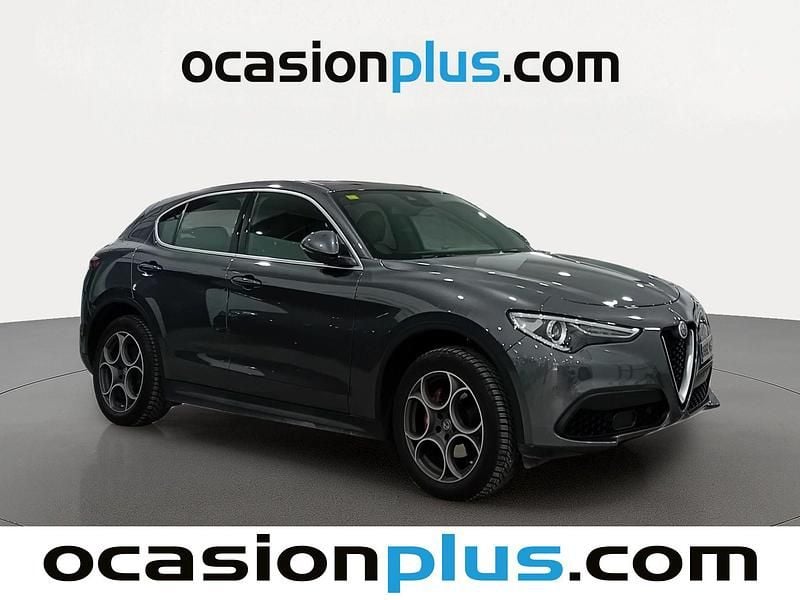 Usado Alfa Romeo Stelvio Edizione Speciale 280 CV (205 kW) 2018 Gris oscuro SUV