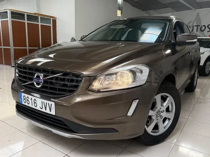Usado Volvo XC60 Kinetic 150 CV (110 kW) 2016 Marrón SUV