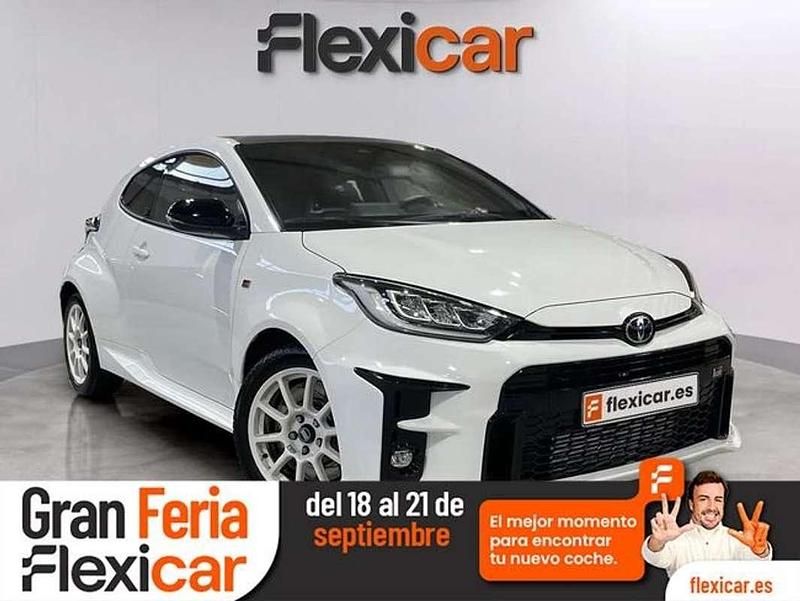 Blanco Usado 2022 Toyota Yaris Berlina | 30.990 € (Precio justo) - Imagen 1/4