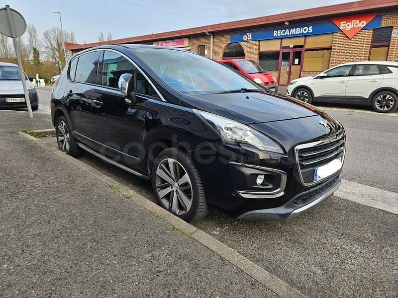 Usado Peugeot 3008 Allure 120 CV (88 kW) 2014 Negro Familiar