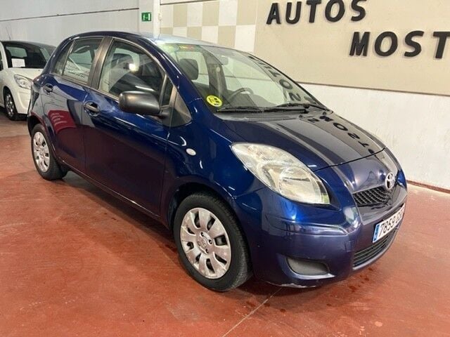 Usado Toyota Yaris Live 90 CV (66 kW) 2009 Azul Berlina