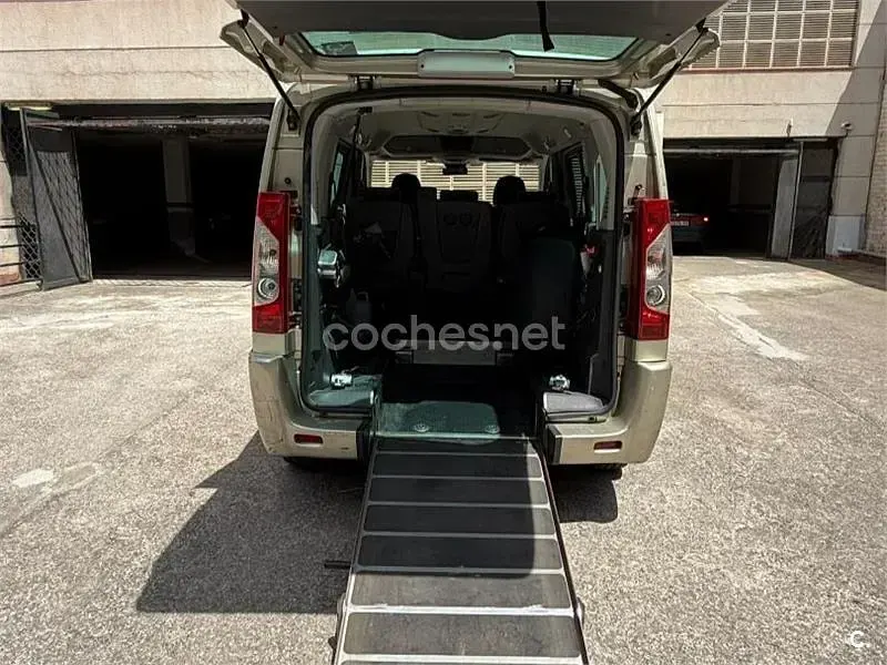 Usado Citroën Jumpy Comfort 71 CV (52 kW) 2008 Beige Monovolumen