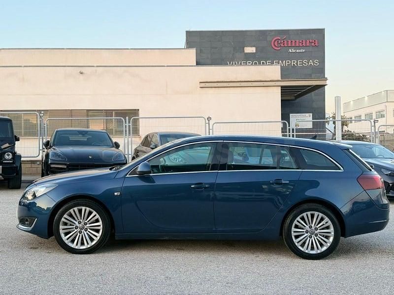 Usado Opel Insignia Business 140 CV (102 kW) 2015 Azul Familiar