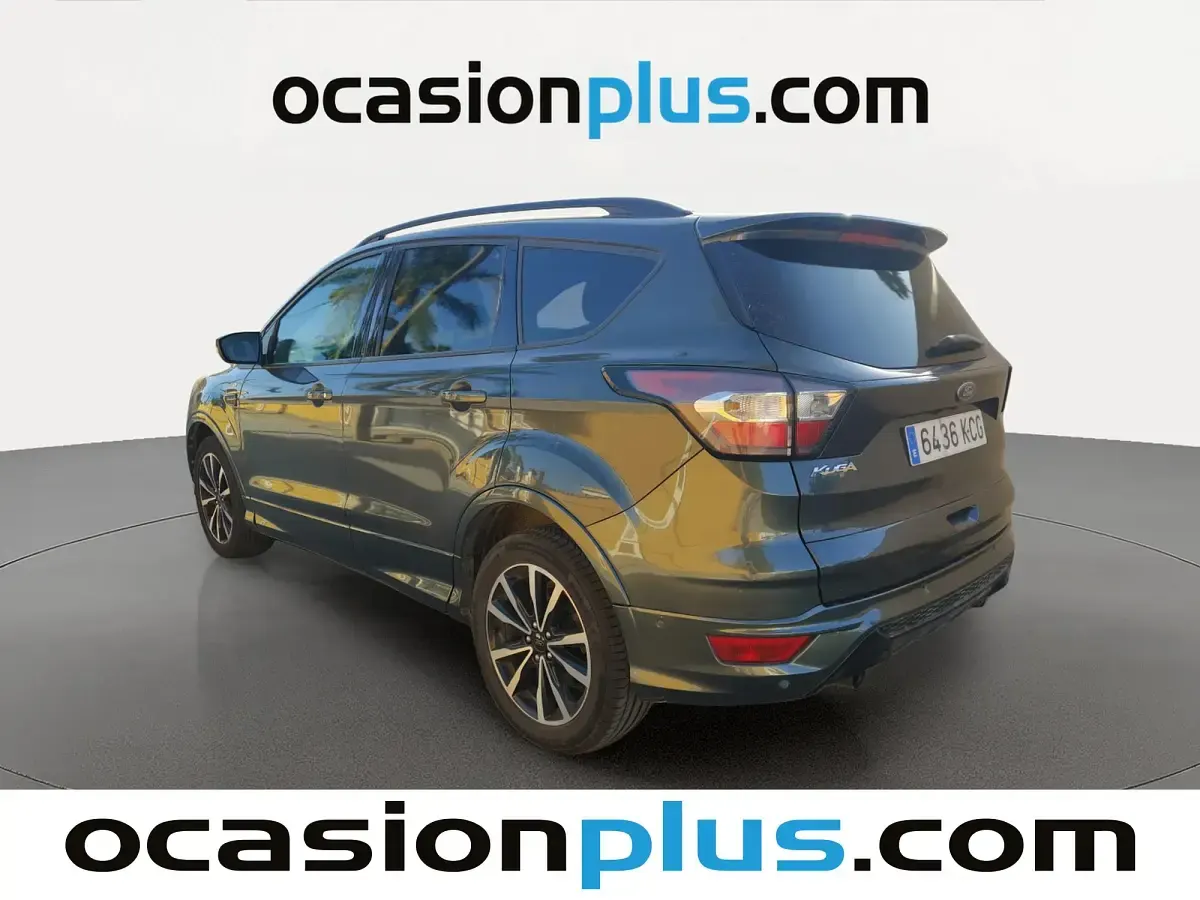 Usado Ford Kuga ST-Line 120 CV (88 kW) 2017 Gris SUV