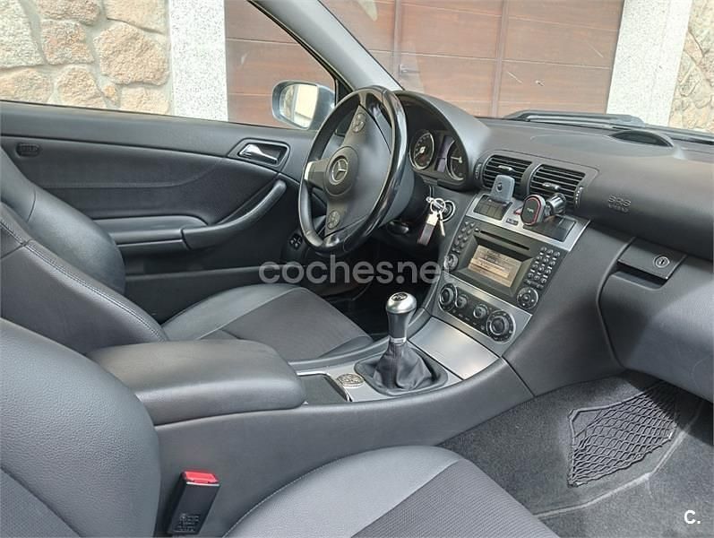 Usado Mercedes CLC220 150 CV (110 kW) 2010 Gris / plata Utilitario