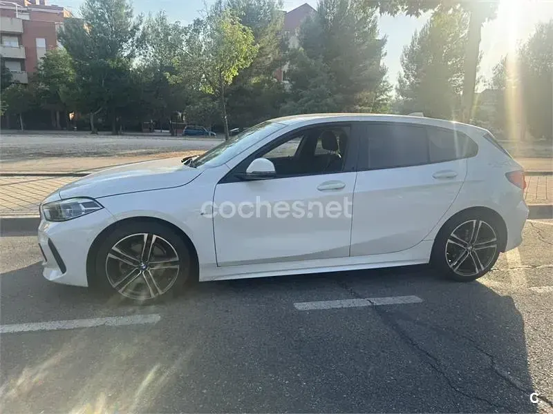 Usado BMW 118 136 CV (100 kW) 2024 Blanco Berlina