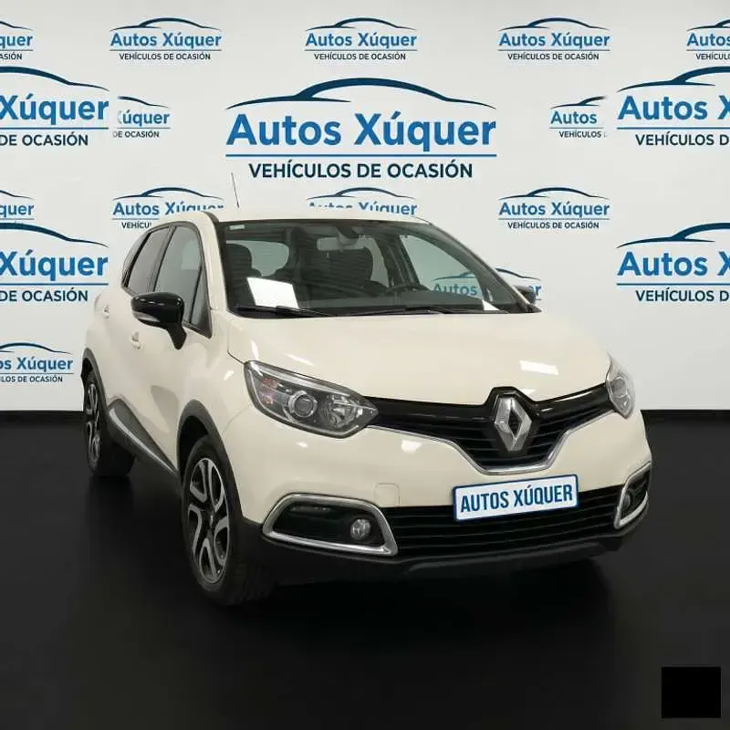 Usado Renault Captur LIMITED 90 CV (66 kW) 2016 Beige SUV