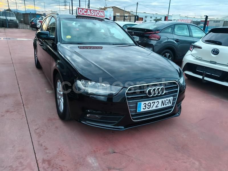 Usado Audi A4 120 CV (88 kW) 2012 Gris / plata Familiar