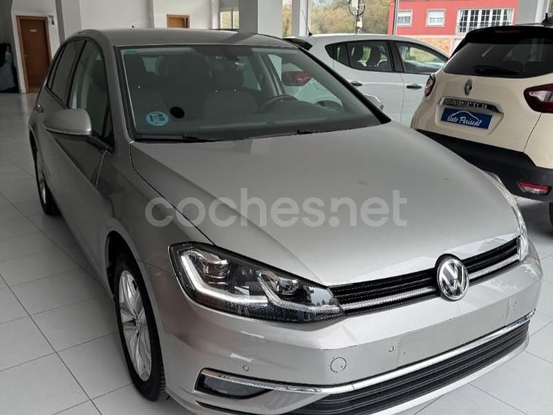 Usado VW Golf VII Advance 115 CV (84 kW) 2019 Gris / plata Berlina