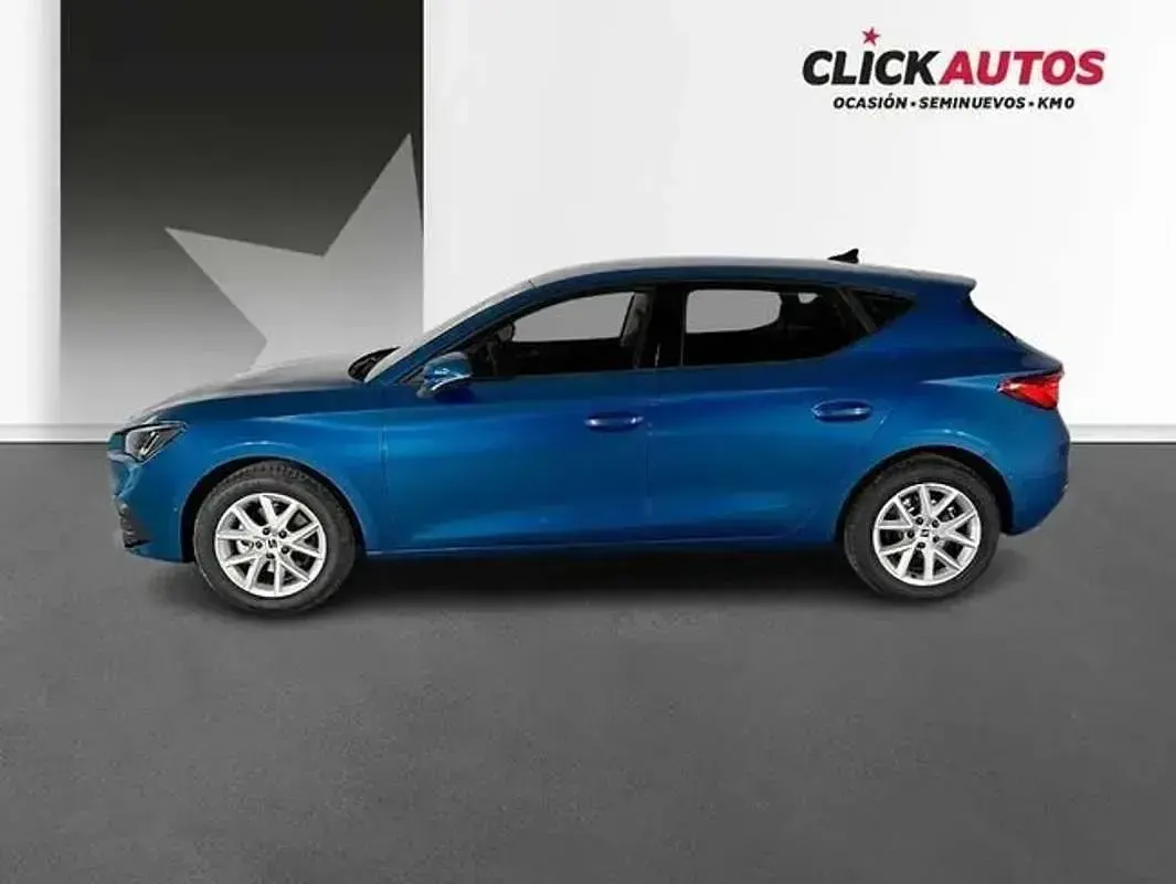 Usado Seat Leon Style 116 CV (85 kW) 2025 Azul Utilitario