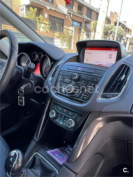 Usado Opel Zafira Tourer Excellence 136 CV (100 kW) 2015 Granate Monovolumen