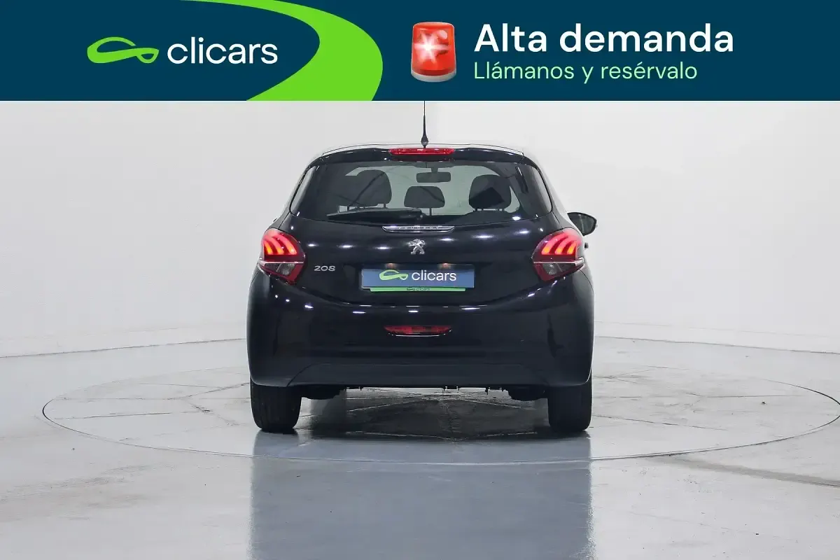 Usado Peugeot 208 Style 82 CV (60 kW) 2016 Negro Utilitario